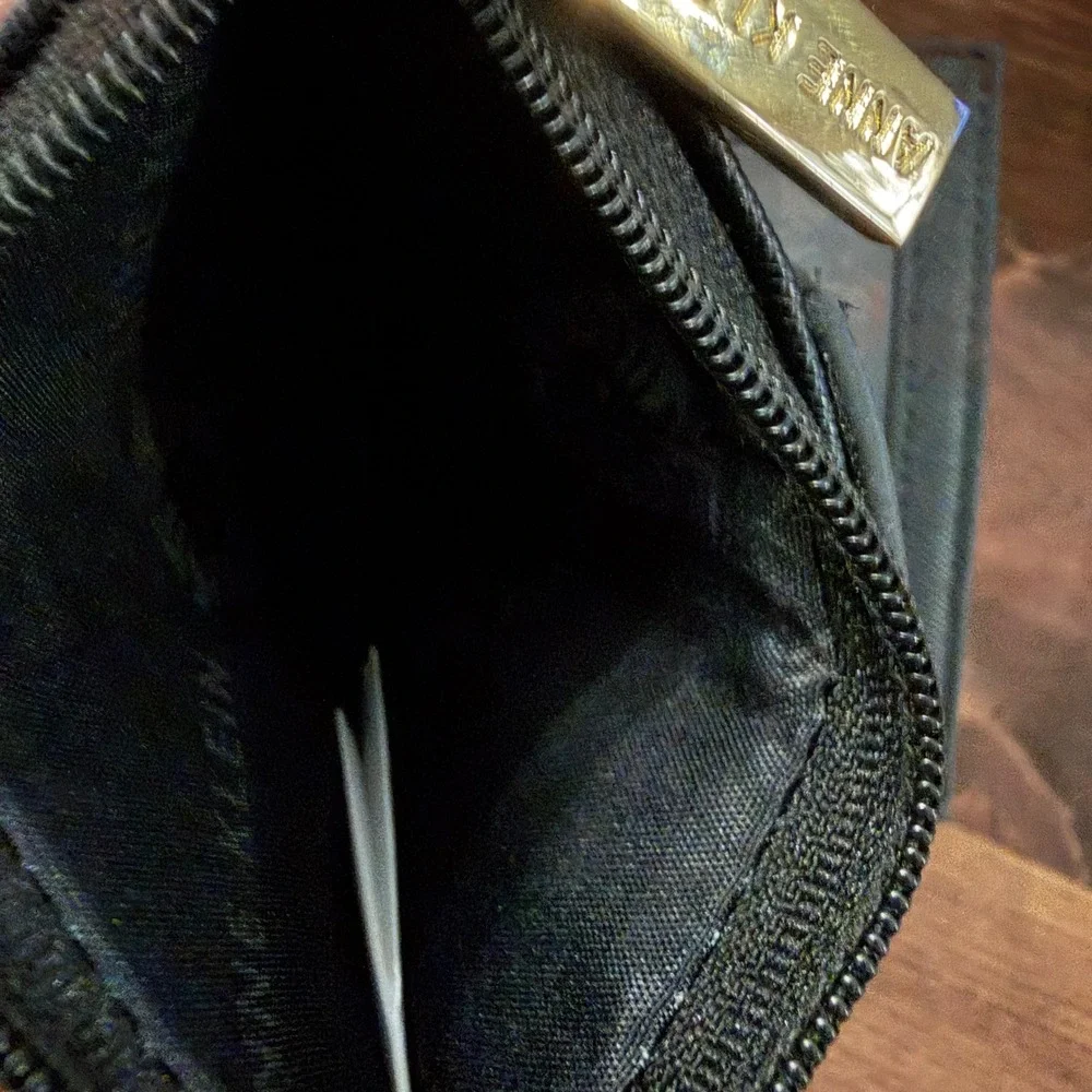 Anne Klein Black Saffiano Bifold Wallet Gold Lion Logo Zipper Pocket Card Holder